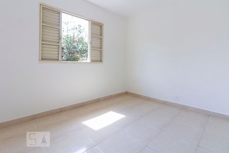 Quarto 2 de casa para alugar com 2 quartos, 74m² em Parque Boturussu, São Paulo