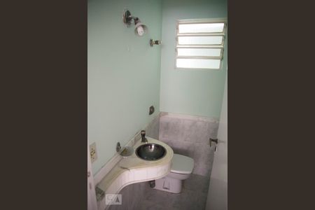 Lavabo de casa para alugar com 3 quartos, 130m² em Jardim São Paulo(zona Norte), São Paulo