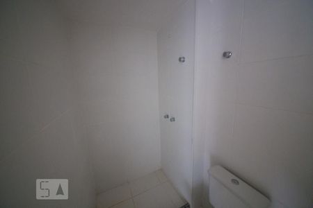 Banheiro de apartamento à venda com 2 quartos, 58m² em Badu, Niterói