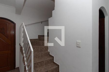 Escada de casa para alugar com 3 quartos, 350m² em Vila Nova Mazzei, São Paulo