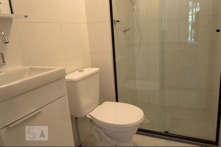 Banheiro de apartamento para alugar com 1 quarto, 30m² em Vila Buarque, São Paulo