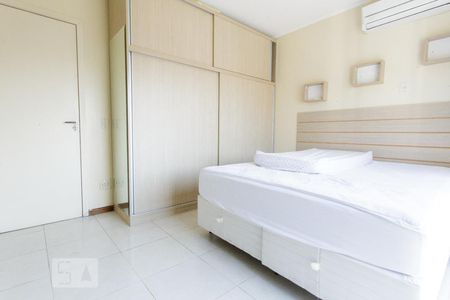 Quarto  de apartamento para alugar com 1 quarto, 48m² em Vila Ipiranga, Porto Alegre