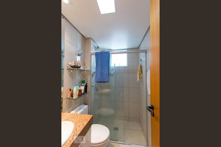 Banheiro Social de apartamento à venda com 3 quartos, 100m² em Castelo, Belo Horizonte