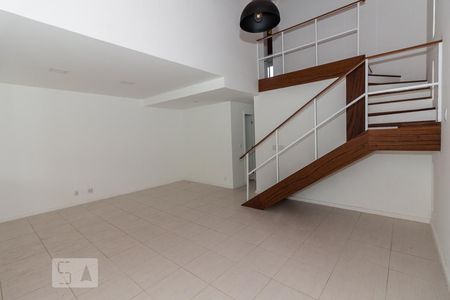Sala de casa de condomínio para alugar com 4 quartos, 170m² em Recreio dos Bandeirantes, Rio de Janeiro