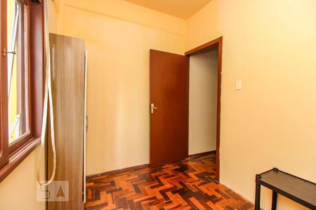 Dormitório 1 de apartamento à venda com 2 quartos, 47m² em São João, Porto Alegre