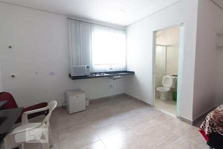 Quarto de kitnet/studio para alugar com 1 quarto, 30m² em Jardim Botânico, Curitiba