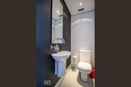 Lavabo de apartamento à venda com 1 quarto, 70m² em Vila Madalena, São Paulo