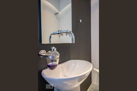 Lavabo detalhe de apartamento à venda com 1 quarto, 70m² em Vila Madalena, São Paulo