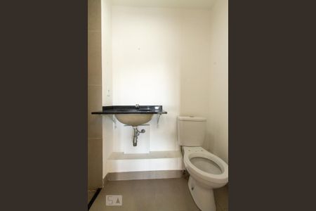 Banheiro de apartamento para alugar com 1 quarto, 33m² em Bom Retiro, São Paulo