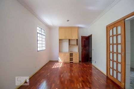 Sala de apartamento para alugar com 3 quartos, 110m² em Nova Suíssa, Belo Horizonte