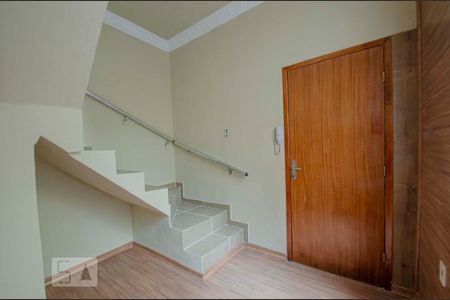 Entrada de casa para alugar com 2 quartos, 75m² em São Cristóvão, Rio de Janeiro