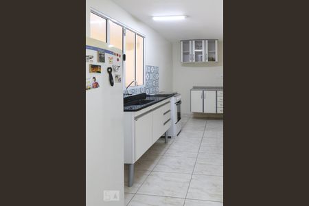 Cozinha 2 de casa à venda com 3 quartos, 180m² em Vila Gustavo, São Paulo