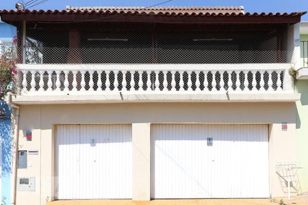 Fachada de casa à venda com 3 quartos, 180m² em Vila Gustavo, São Paulo