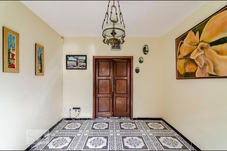 Sala de casa para alugar com 3 quartos, 80m² em Sagrada Família, Belo Horizonte