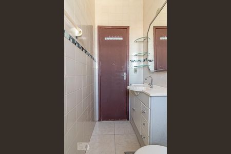 Banheiro de apartamento à venda com 2 quartos, 55m² em Sagrada Família, Belo Horizonte