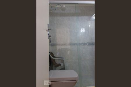 Banheiro de apartamento à venda com 2 quartos, 60m² em Tristeza, Porto Alegre