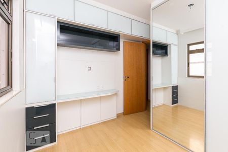 Apartamento à venda com 4 quartos, 134m² em Funcionários, Belo Horizonte