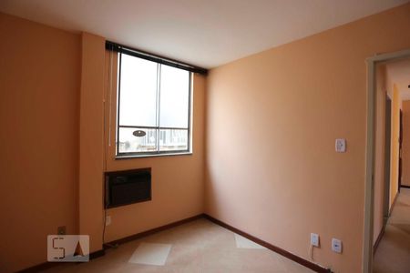 Quarto 2 de apartamento para alugar com 2 quartos, 55m² em Santa Rosa, Niterói