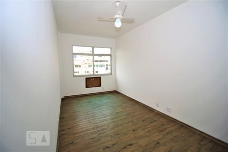 Quarto de apartamento para alugar com 2 quartos, 85m² em Anil, Rio de Janeiro