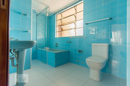 Banheiro de apartamento para alugar com 2 quartos, 124m² em Centro, Curitiba