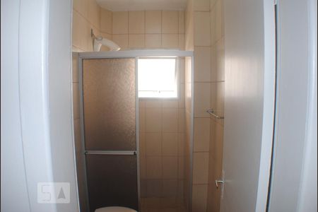 Banheiro de kitnet/studio para alugar com 1 quarto, 32m² em Ingleses do Rio Vermelho, Florianópolis