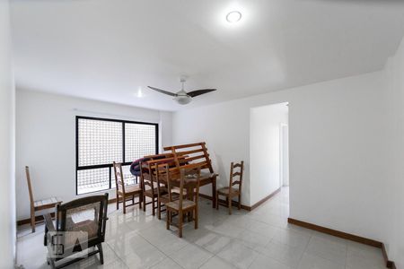 Sala de apartamento para alugar com 2 quartos, 75m² em Recreio dos Bandeirantes, Rio de Janeiro