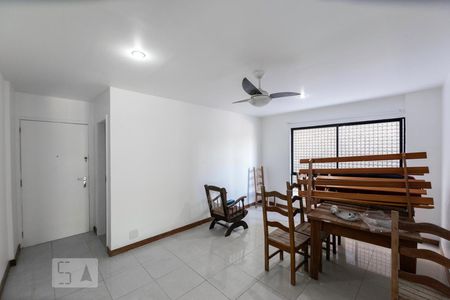 Sala de apartamento para alugar com 2 quartos, 75m² em Recreio dos Bandeirantes, Rio de Janeiro