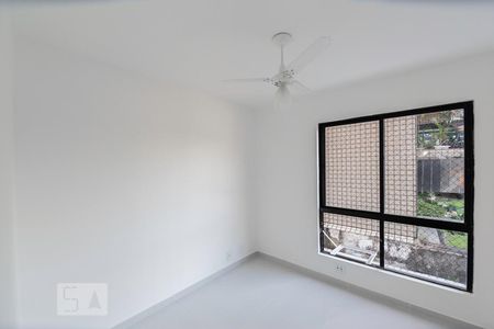 Quarto de apartamento para alugar com 2 quartos, 75m² em Recreio dos Bandeirantes, Rio de Janeiro