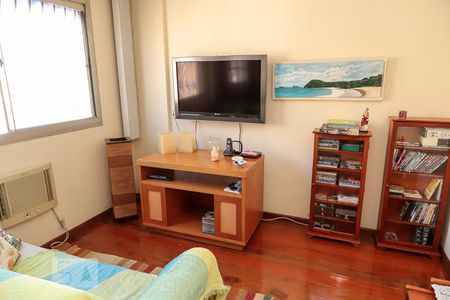 Sala de TV de apartamento para alugar com 4 quartos, 100m² em Todos Os Santos, Rio de Janeiro