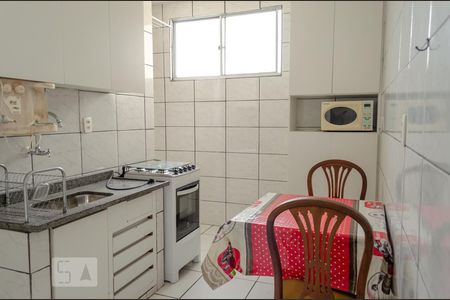 Cozinha de apartamento à venda com 2 quartos, 72m² em Planalto, Belo Horizonte