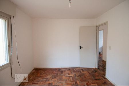 Quarto 1 de apartamento para alugar com 2 quartos, 64m² em Humaitá, Porto Alegre