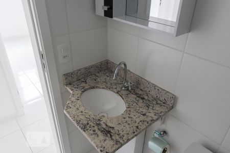 Banheiro (Pia) de apartamento para alugar com 3 quartos, 62m² em Jardim Santa Emília, São Paulo