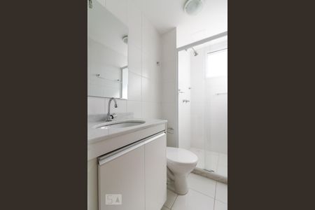 Banheiro de apartamento para alugar com 2 quartos, 65m² em Jaguaré, São Paulo