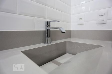 Banheiro de kitnet/studio para alugar com 1 quarto, 37m² em Vila Gomes, São Paulo