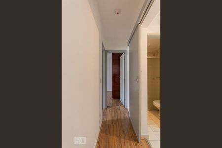 Corredor de apartamento à venda com 2 quartos, 70m² em Vila Andrade, São Paulo