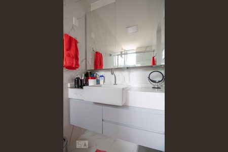 Suíte de apartamento para alugar com 3 quartos, 110m² em Santo Antônio, Belo Horizonte