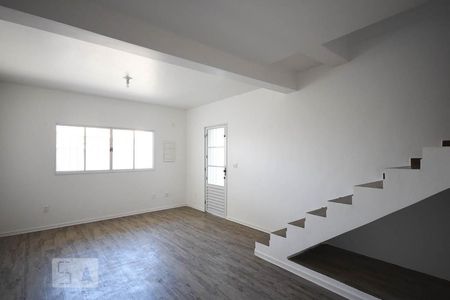 Sala de casa para alugar com 2 quartos, 100m² em Jardim das Vertentes, São Paulo
