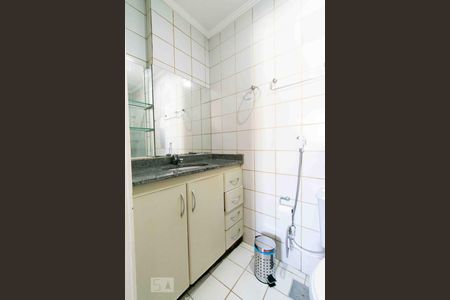 Banheiro 01 de apartamento para alugar com 3 quartos, 70m² em Norte (águas Claras), Brasília