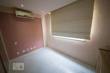 Quarto de apartamento à venda com 2 quartos, 81m² em Icaraí, Niterói