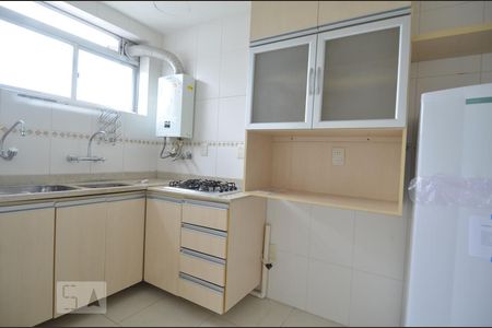 Cozinha de kitnet/studio para alugar com 1 quarto, 20m² em Rio Branco, Porto Alegre