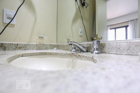 Banheiro de kitnet/studio à venda com 1 quarto, 27m² em Vila Clementino, São Paulo