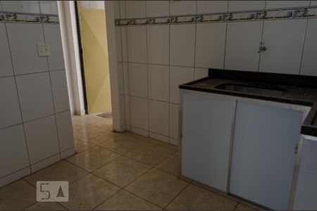 Cozinha de casa de condomínio à venda com 2 quartos, 65m² em Santa Amélia, Belo Horizonte