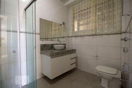 Banheiro de apartamento à venda com 3 quartos, 140m² em Barro Preto, Belo Horizonte