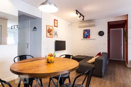 Sala de apartamento para alugar com 2 quartos, 82m² em Jardim Caravelas, São Paulo