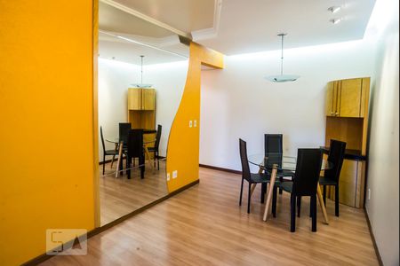 Sala de apartamento à venda com 2 quartos, 65m² em Chácara das Pedras, Porto Alegre