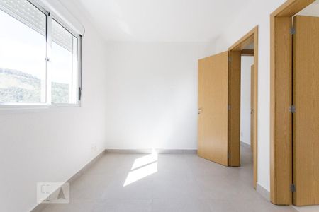 Suíte de apartamento à venda com 3 quartos, 60m² em Jardim Carvalho, Porto Alegre
