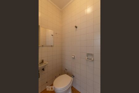 Casa à venda com 200m², 4 quartos e 3 vagas Casa à venda com 200m², 4 quartos e 3 vagasBanheiro de Serviço