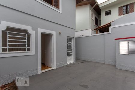 Casa à venda com 200m², 4 quartos e 3 vagas Casa à venda com 200m², 4 quartos e 3 vagasQuintal