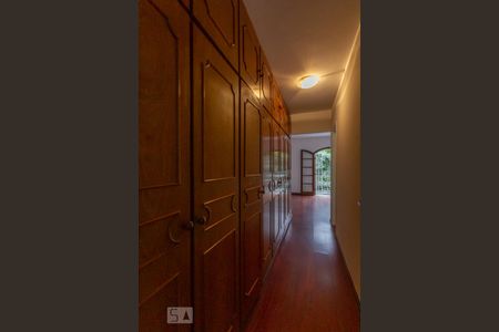 Casa à venda com 200m², 4 quartos e 3 vagas Casa à venda com 200m², 4 quartos e 3 vagasSuíte