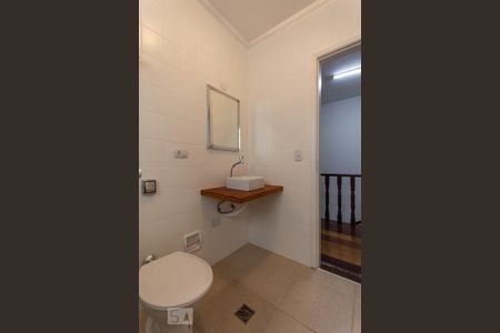 Casa à venda com 200m², 4 quartos e 3 vagas Casa à venda com 200m², 4 quartos e 3 vagasBanheiro